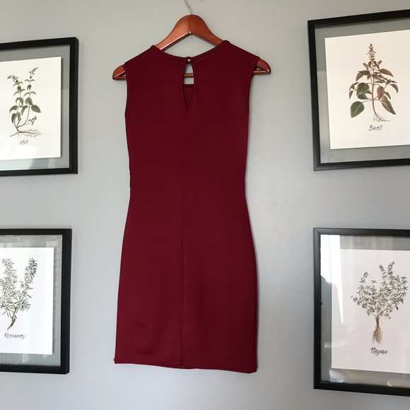 Pretty wine colored dress - Picture 4 of 5